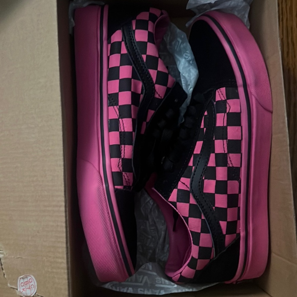 black and pink vans